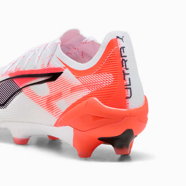 Chaussures de soccer à crampons pour terrain ferme ULTRA 5 ULTIMATE Homme, PUMA White-PUMA Black-Glowing Red, extralarge